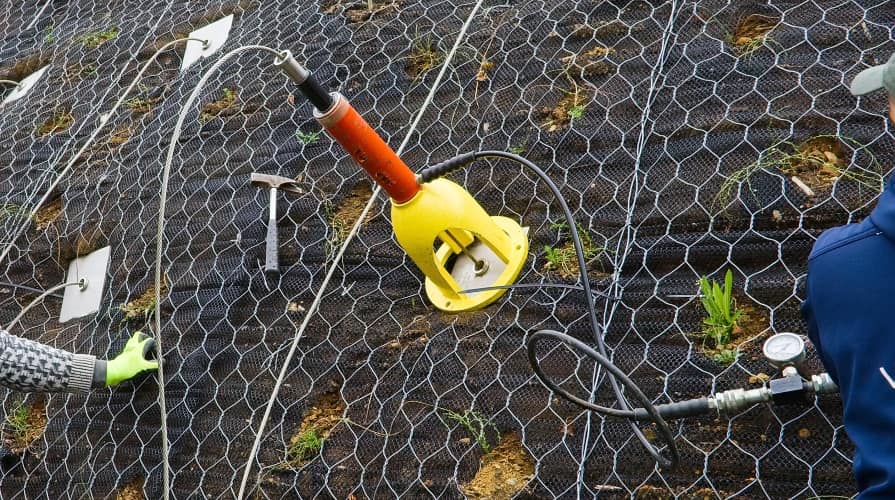 Zkoušení zemních kotev